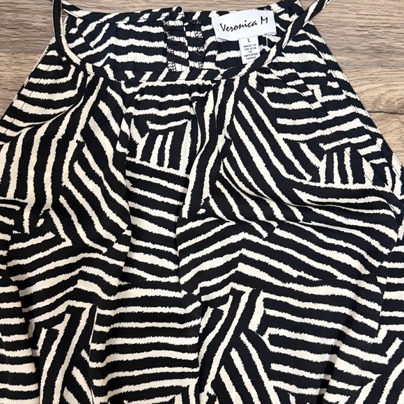 Veronica M Black and White Geometric Midi Dress - Picture 3 of 11